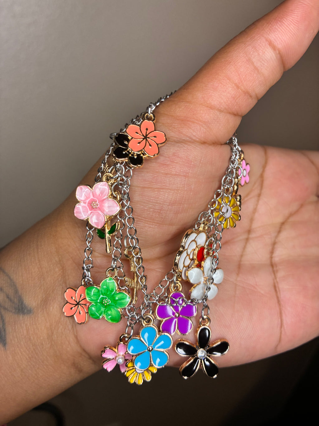 Dainty Freestyle Flower Charm Bracelet