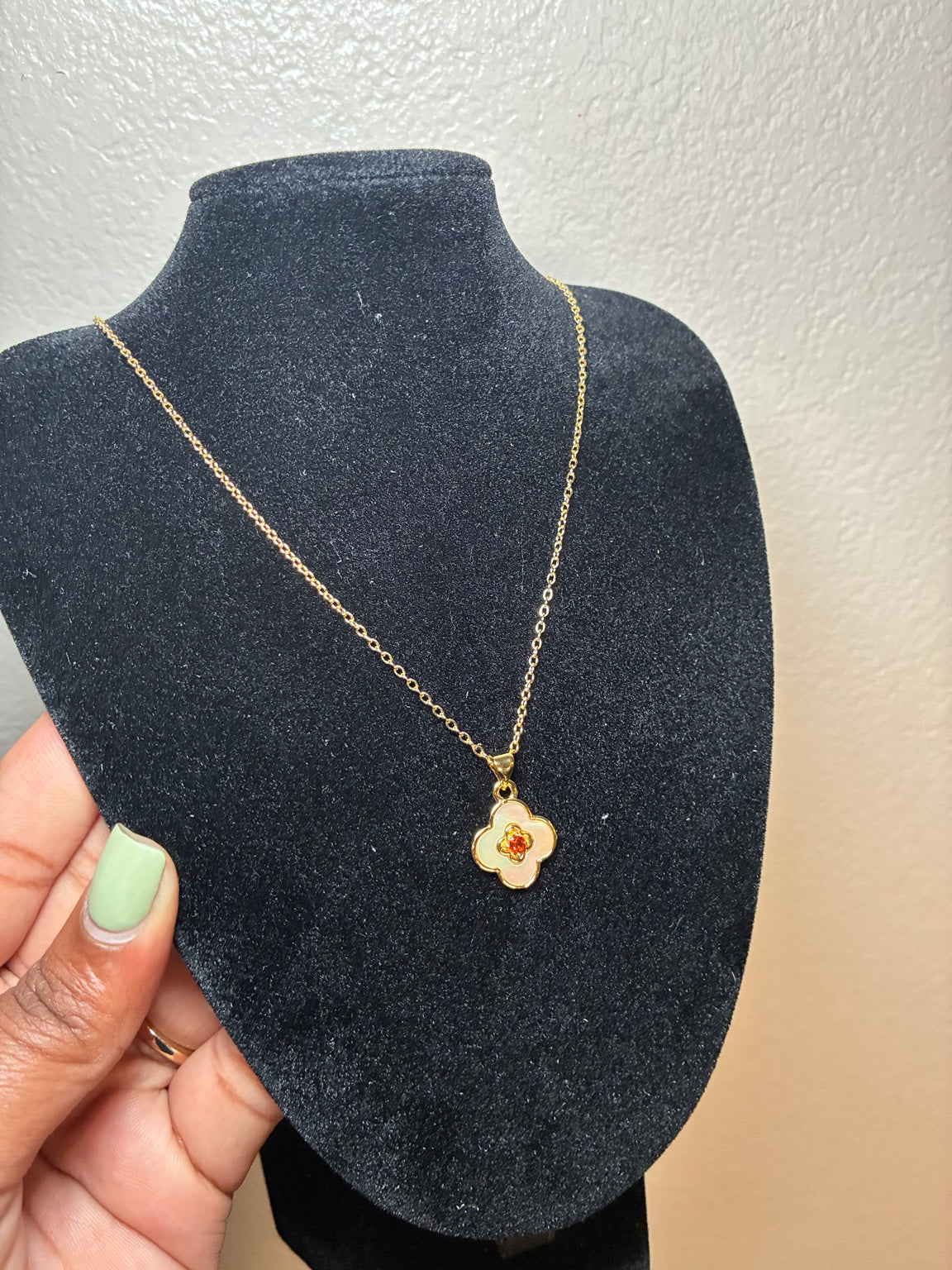 Clover Beau Necklace (Pre-order)