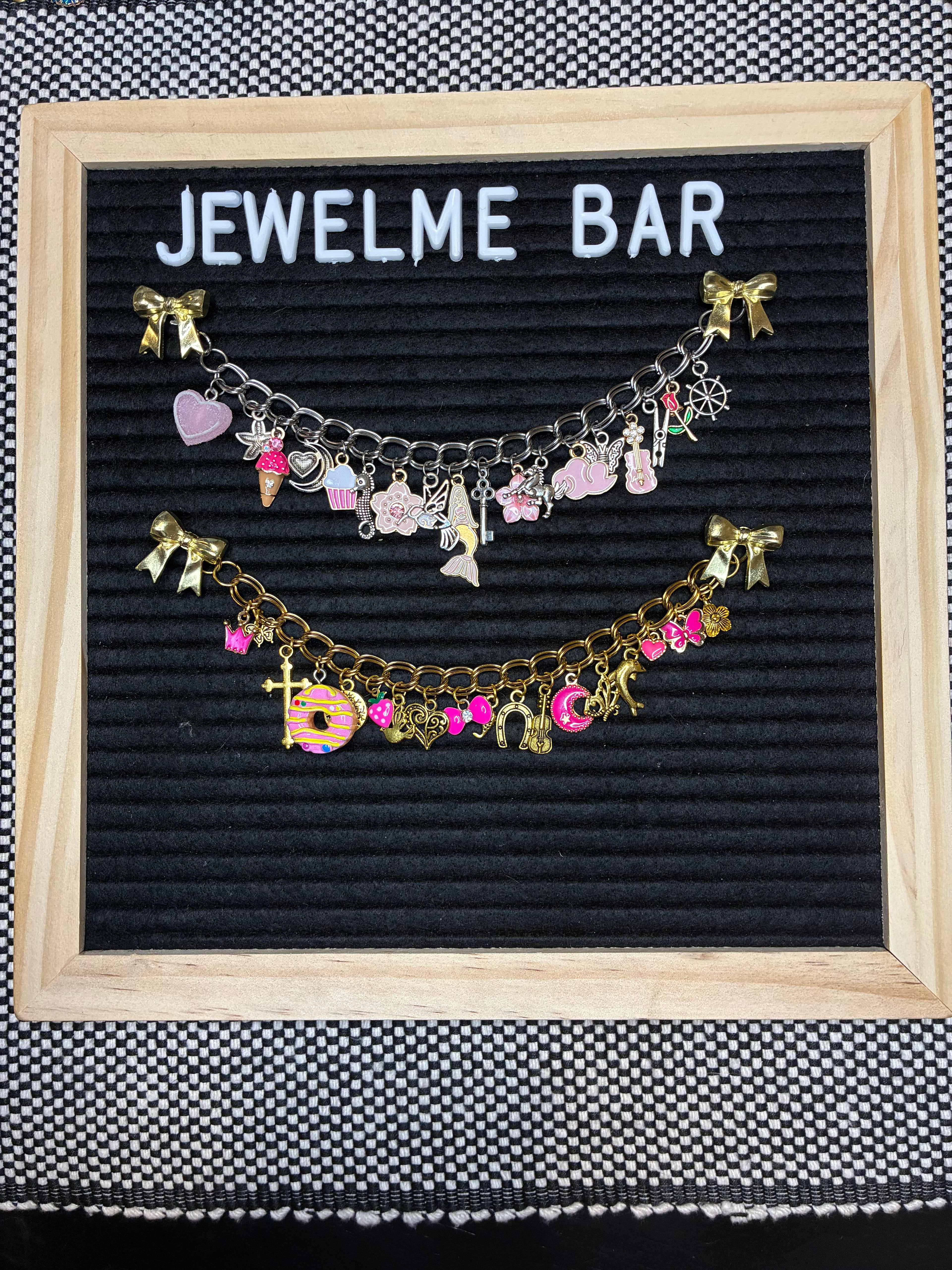 Signature Freestyle Color Charm Bracelet